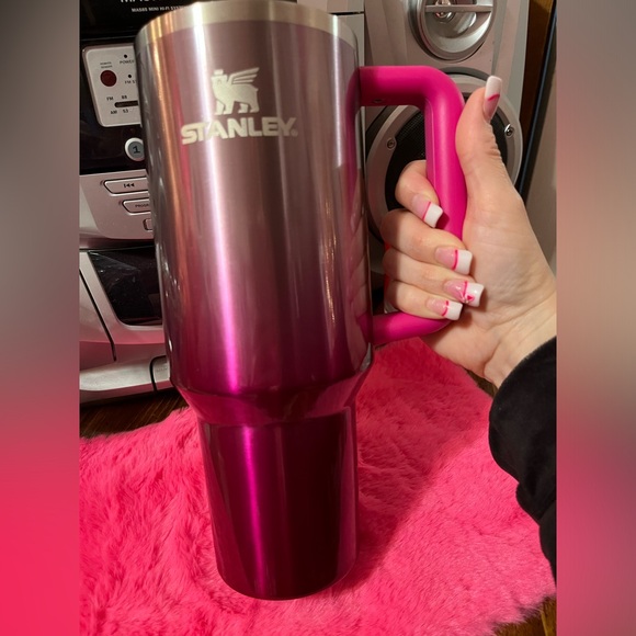 Stanley Camellia Gradient 40oz - Picture 6 of 10